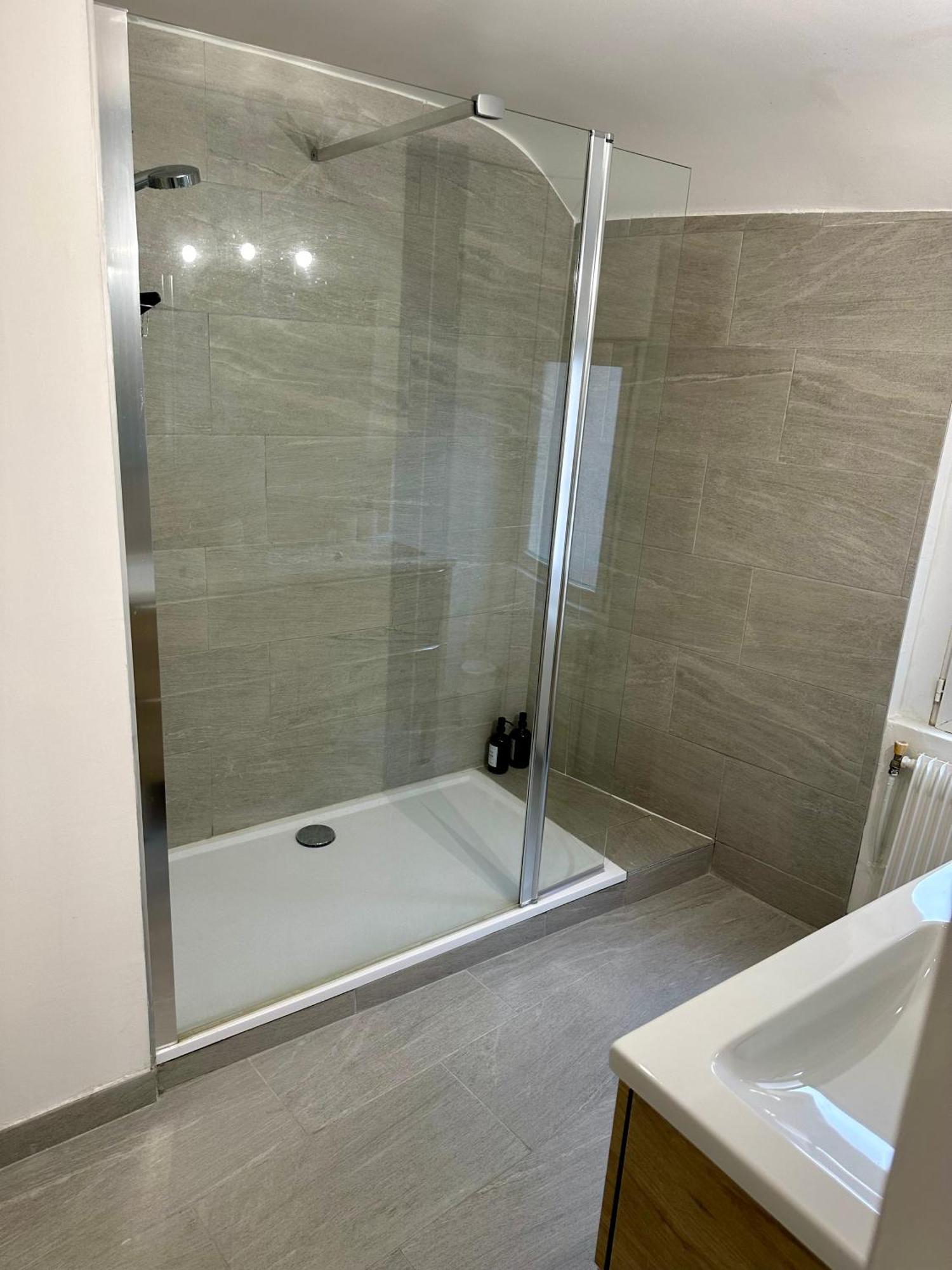 Maison Hyper Centre Jacuzzi 엉부와스 외부 사진